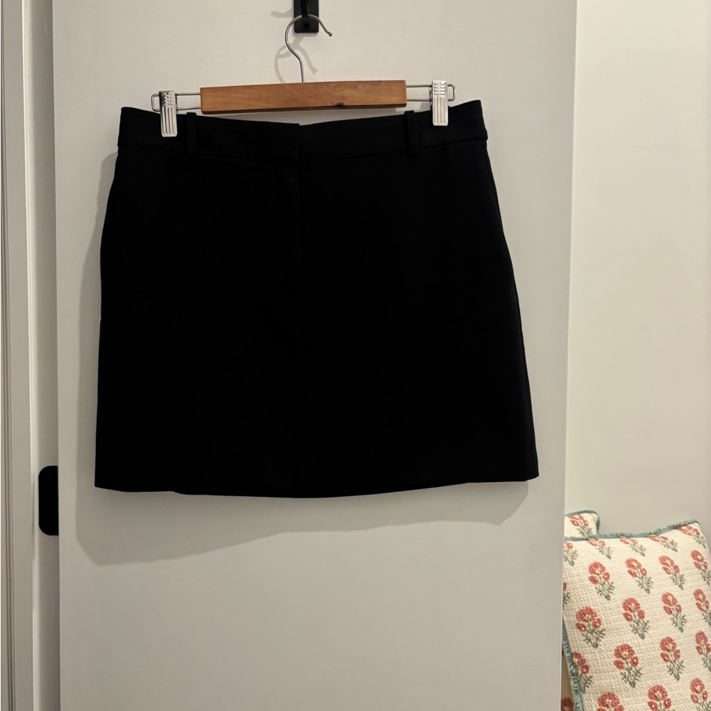Aritzia Babaton Classic Black Mini Skirt